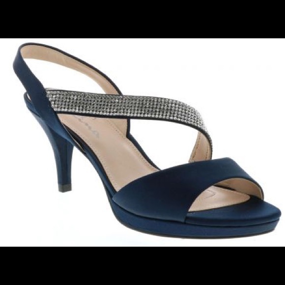 Nina Nedea Shoes - Picture 1 of 2